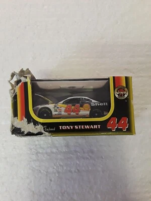 Revell 2003 1/64th Shell Oil # 44 Tony Stewart blanco y negro Foto 1 de 3