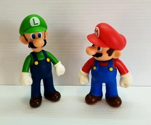 Nintendo Goldie Super Mario Bros Mario & Luigi 5" PVC Action Figures Toys 2012 - Picture 1 of 5