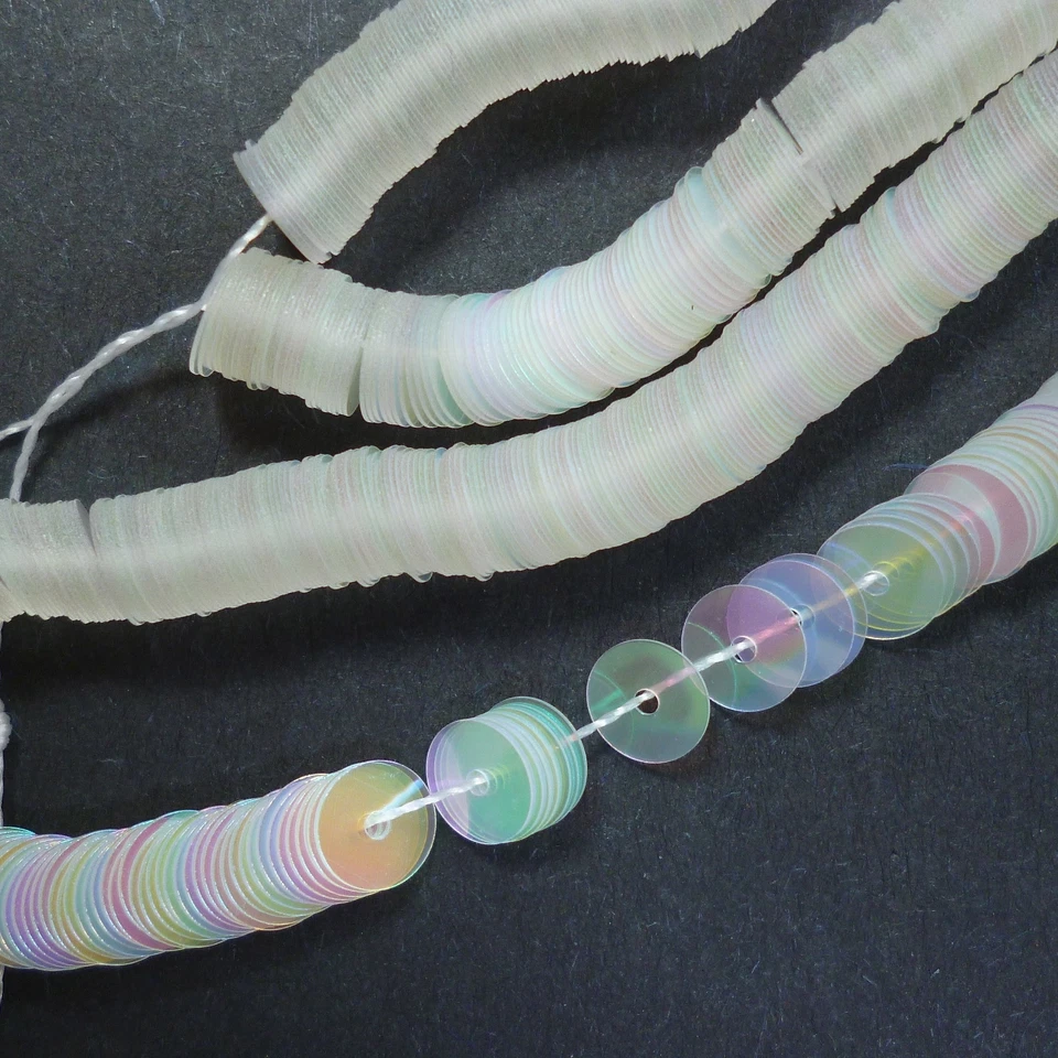 Round Sequins/loose supplied strung 1000 x 5 mm, from France. Fashion/Wedding. - Image 1 of 1