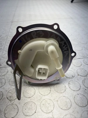 Yamaha Yzf R3 2016 bomba de combustible OEM Foto 1 de 4