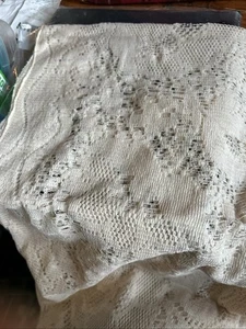 Vintage 1990's Ivory Lace Tablecloth 72 x 120" Rectangle Banquet Oblong Floral - Picture 1 of 2