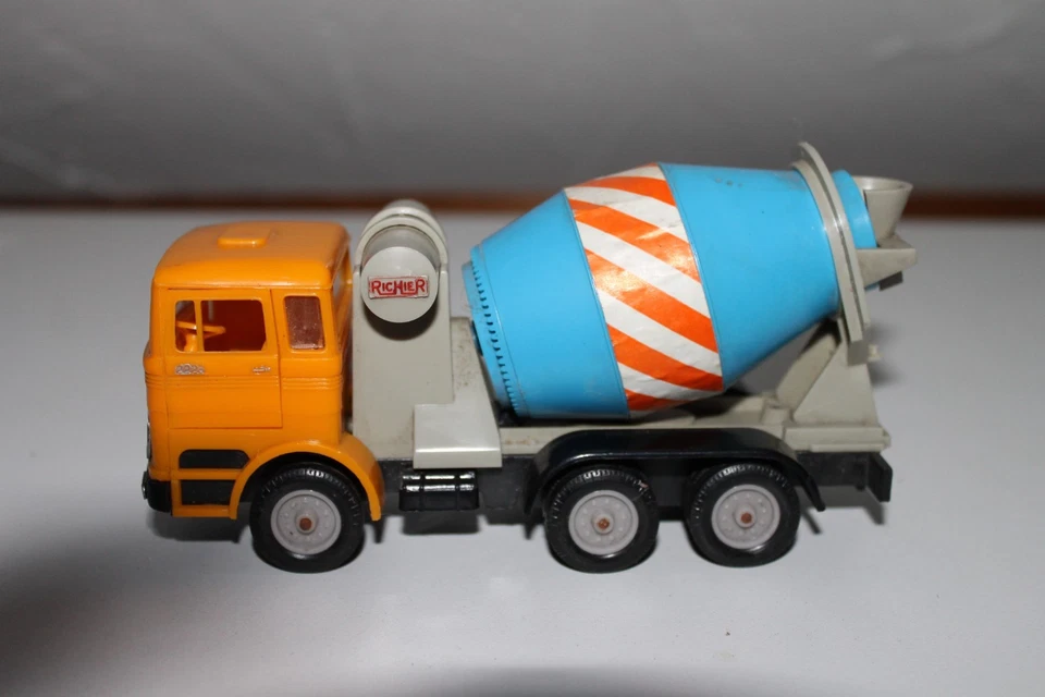 LES MINIATURES DE NOREV 1/43 CAMION TOUPIE MERCEDES LP 2223 MADE IN FRANCE 1971 - Photo 1/4