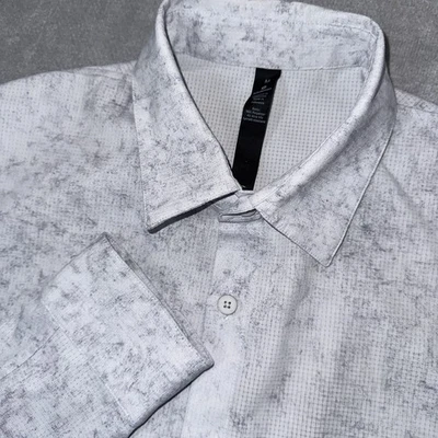 Camisa Lululemon Airing Fácil Manga Larga Con Botones Para Hombre Mediana Gris Blanca Foto 1 de 4