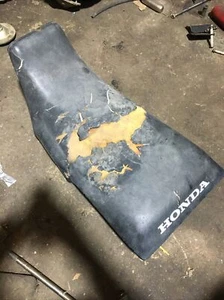 84 HONDA FOURTRAX 200 TRX200 2X4 FRONT REAR SEAT SADDLE - Picture 1 of 7