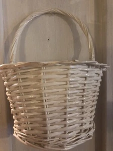 Cesta colgante blanca vintage con asa lado plano 11”x16” Granny Farm Cottage - Imagen 1 de 4