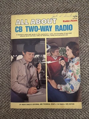VINTAGE 1976 "ALL ABOUT CB TWO-WAY RADIO" BOOK BY RADIO SHACK 116 PAGES WITH B&W - Image 1 of 4
