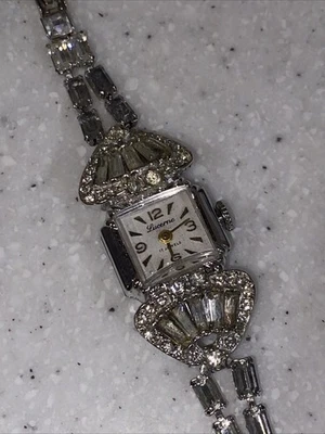 Винтажные женские часы Lucerne в стиле ар-деко со стразами и драгоценными камнями 17 камней - Изображение 1 из 4