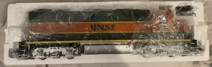NIB USA Trains R22204 G BNSF GP38-2 Diesel Locomotive #2264 - Picture 1 of 10