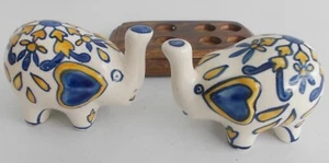 NEW ELEPHANT SALT & PEPPER SHAKER SET WITH WOOD HOLDER INDIA BLUE YELLOW - Picture 1 of 3
