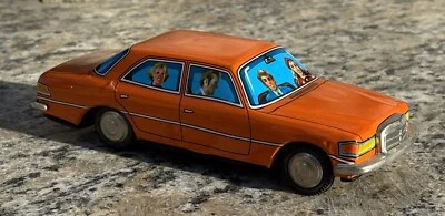 Chine MF 294 Mercedes 280 SE orange tole friction 1;24 Excellent Condition - Image 1 of 4