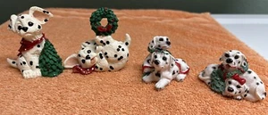 Estatuillas de perro dálmata de Navidad sabia Enesco Kathy - Juego de 4 - Imagen 1 de 9