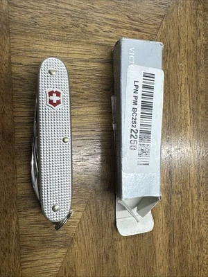Victorinox Pioneer X Alox 0.8231.26 瑞士军刀 — 第 1/4 张图片
