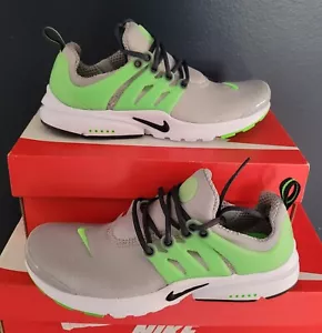 NUEVOS ZAPATOS AUTÉNTICOS NIKE AIR PRESTO (GS) ""GRIS HUMO CLARO GREEN STRIKE"" EE. UU. 7 AÑOS - Imagen 1 de 4