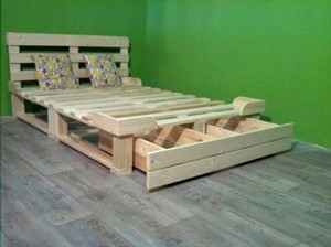 Letto con cassettone realizzato con Pallets bancali EPAL misure 160x200