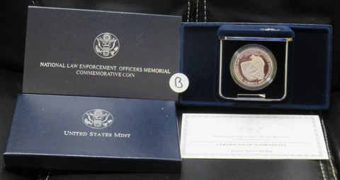 1997 National Law Enforcement Proof Commemorative Silver Dollar Box & COA Cover