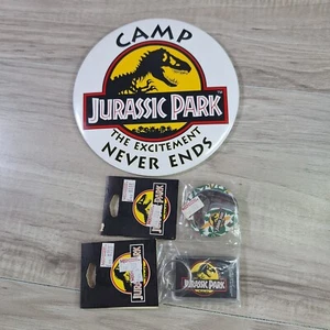 1993 Vintage Camp Jurassic Park Button Exchange Pinback Pin + Keychain. - Picture 1 of 7
