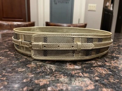 Cinturón Burberry Cintura Alta Ancho Dorado 36 90 Cuadros Usado en Excelente Condición Foto 1 de 4