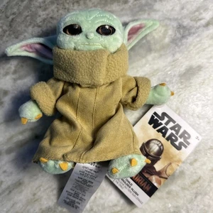 NWT Disney Star Wars Mandalorian The Child Grogu Shoulder Plush Magnet Baby Yoda - Picture 1 of 10