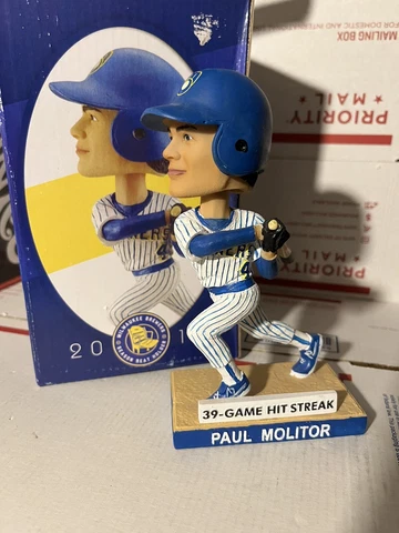 NIB 2017 PAUL MOLITOR SEASON SEAT HOLDER SSH BREWERS BOBBLEHEAD 39 GAME STREAK Cover