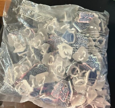 Carpe Diem ~ 毕业杯蛋糕上装戒指 144 件装 ~ 塑料帽环 — 第 1/4 张图片