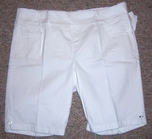 GLORIA VANDERBILT White Pull-On Bermuda Shorts Slimming Panel Size Plus 20W NWT - Picture 1 of 3