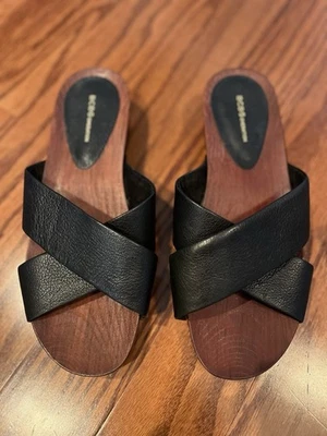 Sandalias BCBGeneration SoHo Slides zueco de madera cuero negro correa cruzada 8,5 Foto 1 de 4