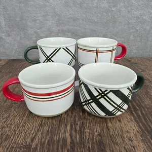 Juego de 4 tazas de café pequeñas Hearth Hand Magnolia Navidad rayas a cuadros - Imagen 1 de 10