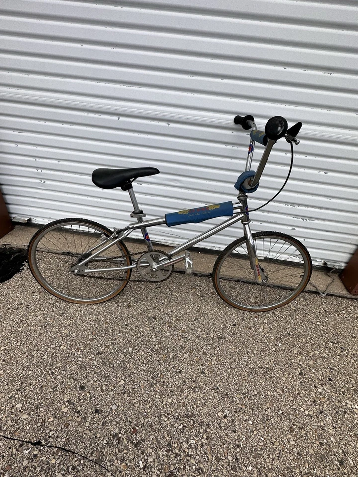 GT BMX Santa Ana 1982 edición original único dueño bicicleta rara vieja escuela bicicleta de carreras Foto 1 de 3