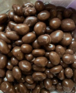 Gourmet MILK Chocolate Covered Raisins BULK CANDY- 4 POUNDS - Picture 1 of 2