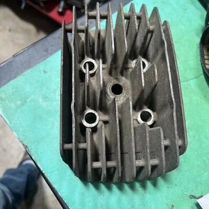 KAWASAKI H1 KH 500 Center ENGINE CYLINDER HEAD 11001-036 11001-065 - Picture 1 of 5