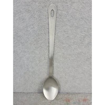 Cuchara para servir de acero inoxidable de mango largo con orificio colgante Foto 1 de 3