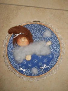 * Handgefertigtes Wandrelief ~ Oma im Schaumbad ~ blau. - Bild 1 von 1