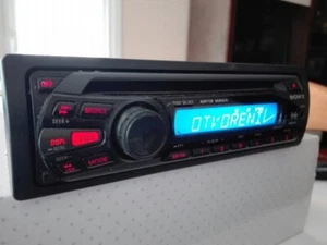 Sony CDX-GT25 Car Stereo Receiver FM MW LW CD Player MP3 AUX - Foto 1 di 1