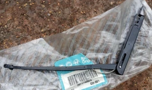 Genuine Fiat Punto Left Sunroof Arm 2008 Onwards Part 71740426 New - Picture 1 of 1