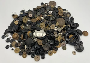 Button Lot Estate Find Hundreds of Buttons Vintage - Picture 1 of 10