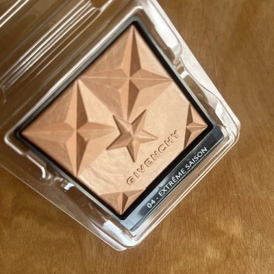 Givenchy бронзирующий здоровый светящийся порошковый оттенок No 04 «Экстремальный сайсон» тестер бронзер - Изображение 1 из 4