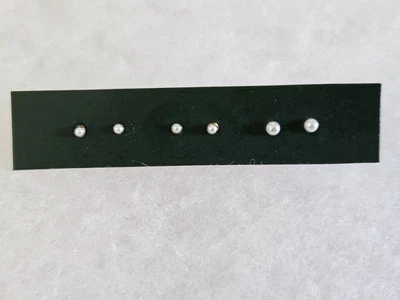 3 pares de nuevos aretes clásicos sin níquel tono dorado - pequeñas perlas de imitación Foto 1 de 4