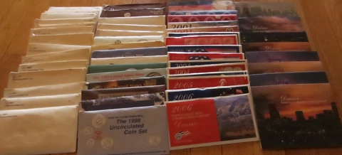 1968 to 2010 Mint Sets U.S. Mint 41 Sets P And D Mint Set Uncirculated  COA Box Cover