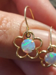 Opal kreierte Ohrhänger rund geschliffene Blume 10 kt massiv Gelbgold - Bild 1 von 12