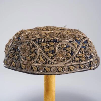 Sombrero Pastillero Negro Dorado Cuentas Lentejuelas Años 60 Vintage Diseño Floral Hoja 7" Diámetro Foto 1 de 4