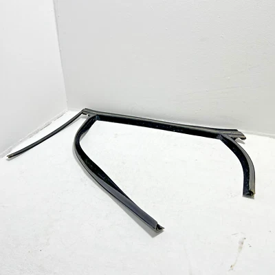 Ford Focus 2014-2018 puerta trasera izquierda conductor ventana canal funcionamiento sello tira OEM Foto 1 de 4