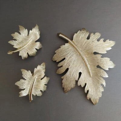 Vintage EMMONS Gold Tone Brooch Pin Earrings Set Leaves Clip Ons - Image 1 of 4