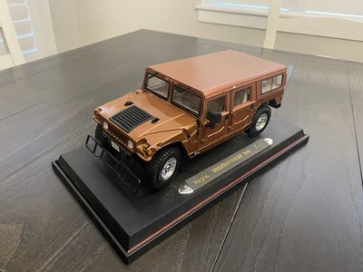 Maisto 1:18 Hummer H1  4x4, Orange Diecast Premiere Edition - Image 1 of 4