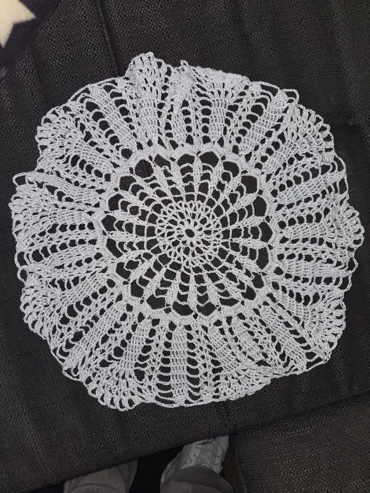 häkeldeckchen ca 35 cm Handarbeit - Bild 1 von 1