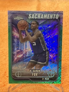 De’Aaron Fox 2024-25 Topps Chrome #109 GREEN LOGO REFRACTOR - Sacramento Kings - Picture 1 of 2