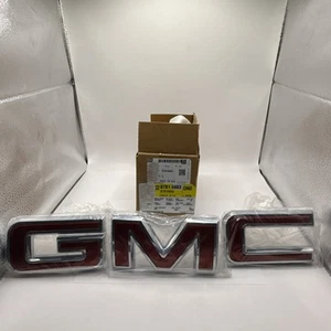 2019 2020 GMC Sierra 1500 front grille red Nameplate Emblem new OEM 87815663 - Bild 1 von 4