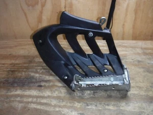 Protector de talón derecho Yamaha (M21) YFZ450 2004-2013 con clavijas 5TG-21691 - Imagen 1 de 9