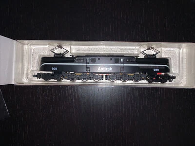 Locomotora eléctrica Arnold Rivarossi 5133 Amtrak #929 GG1 escala N Foto 1 de 4