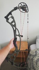 2021 Hoyt Carbon RX-5 Ultra 60# 27-32” Right Hand