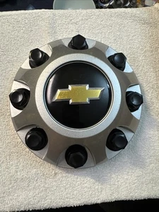 2011-2025 Chevrolet Silverado/Suburban 2500 3500 Hub Cap Wheel Cover OEM 9597819 - Picture 1 of 11